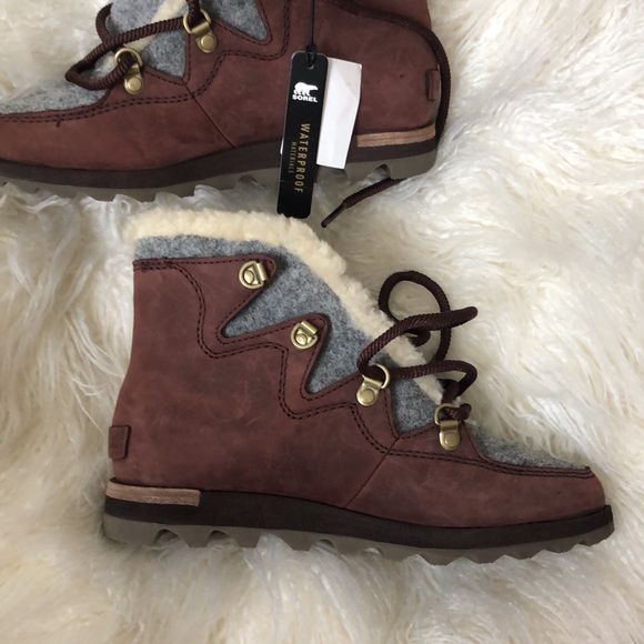 New Sorel Sneakchic Alpine Holiday Boots - Picture 5 of 13